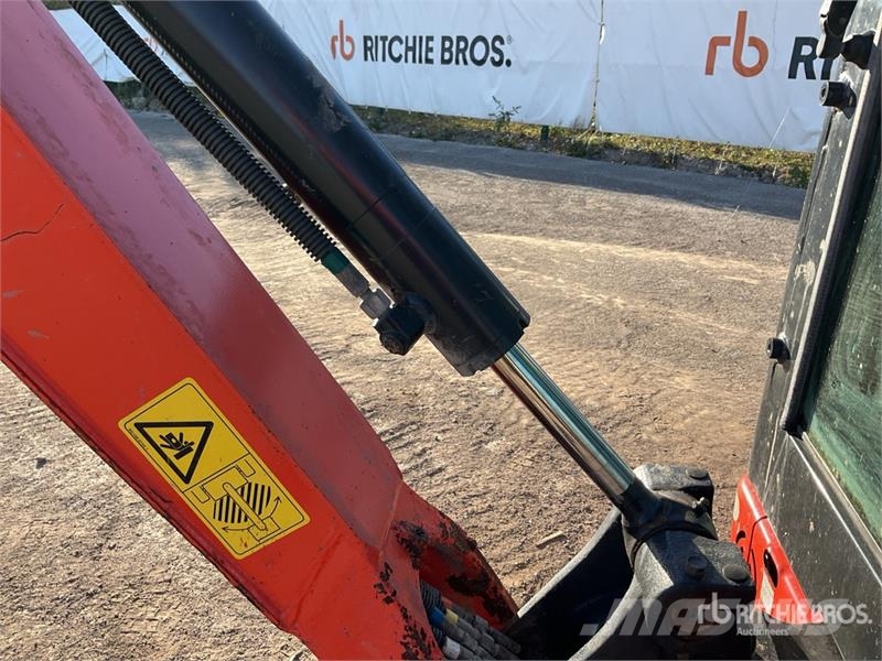 Kubota KX016-4 ミニ油圧ショベル 7t以下(ミニユンボ・ミニディガー)