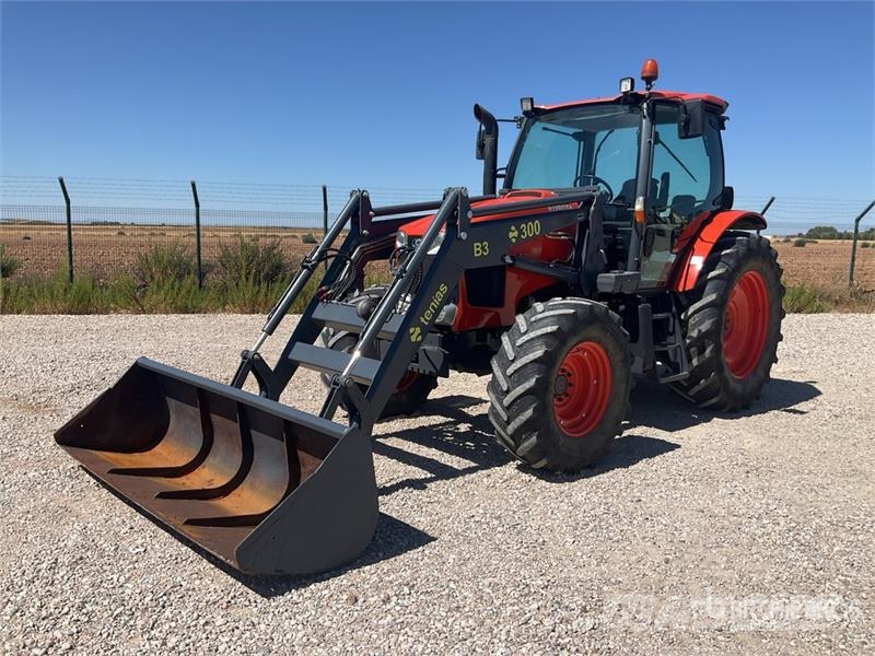 Kubota M135GX Traktori