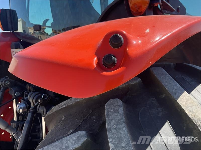 Kubota M135GX Traktori