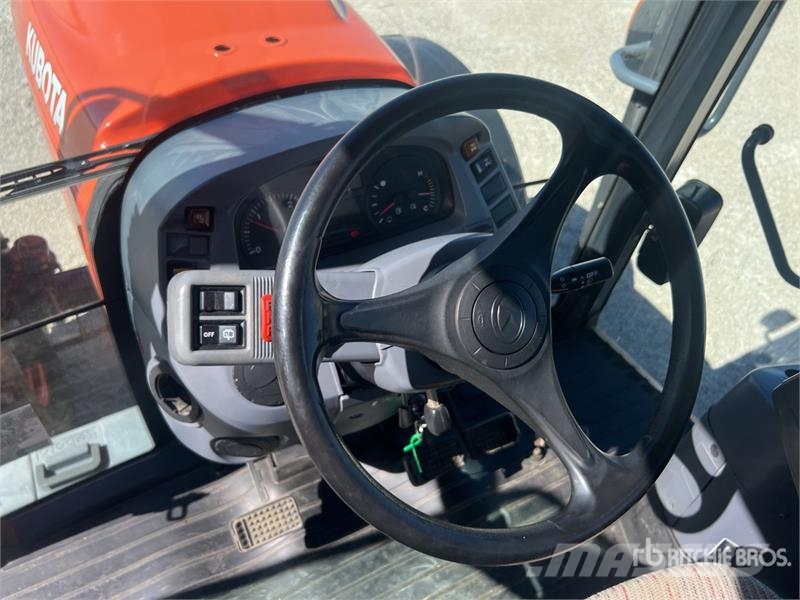 Kubota M135GX-S 4x4 Tracteur Agricole 4WD Tractor Traktorit