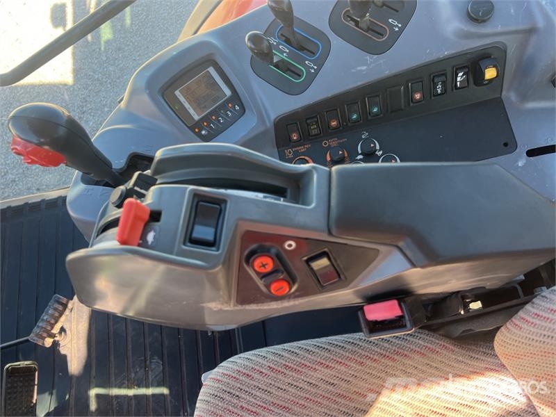 Kubota M135GX-S Tracteur Agricole 4x4 4WD Tractor الجرارات