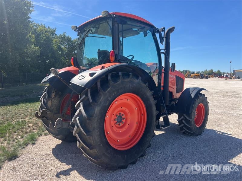 Kubota M135GX-S Tracteur Agricole 4x4 4WD Tractor الجرارات