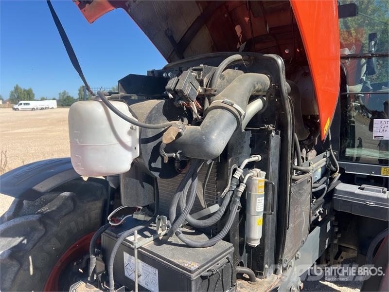 Kubota M135GX-S Tracteur Agricole 4x4 4WD Tractor الجرارات