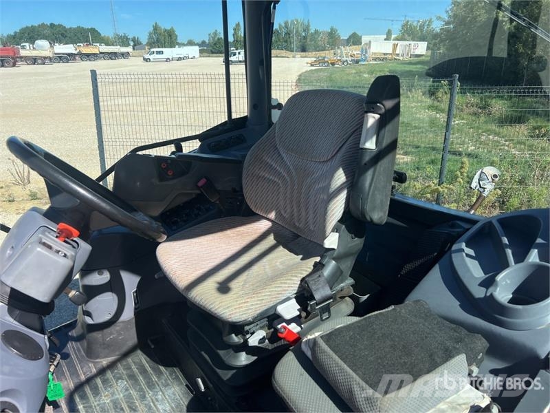 Kubota M135GX-S Tracteur Agricole 4x4 4WD Tractor الجرارات