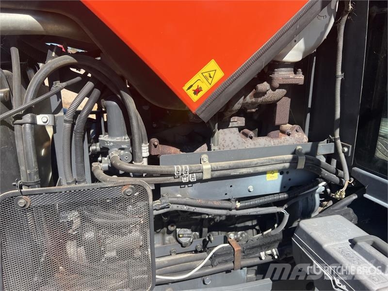 Kubota M135GX-S Tracteur Agricole 4x4 4WD Tractor الجرارات