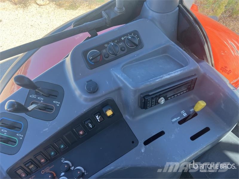Kubota M135GX-S Tracteur Agricole 4x4 4WD Tractor الجرارات