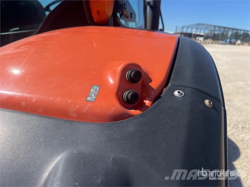Kubota M135GX-S Tracteur Agricole 4x4 4WD Tractor الجرارات