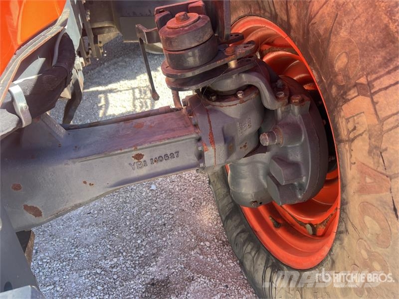 Kubota M135GX-S Tracteur Agricole 4x4 4WD Tractor الجرارات