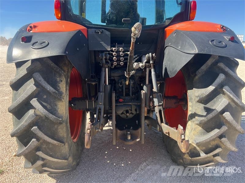 Kubota M135GX-S Tracteur Agricole 4x4 4WD Tractor الجرارات