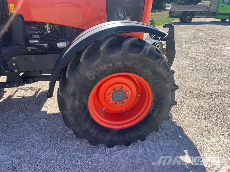 Kubota M135GX-S Tracteur Agricole 4x4 4WD Tractor الجرارات