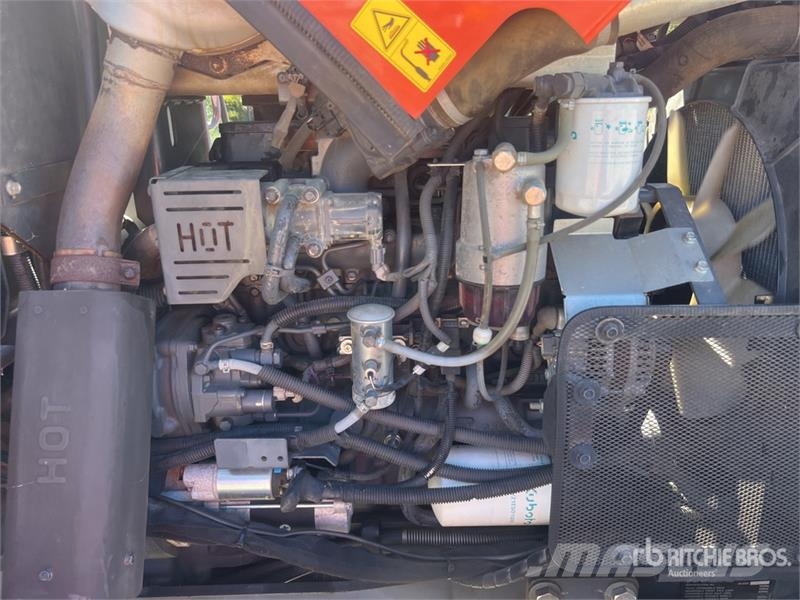 Kubota M135GX-S Tracteur Agricole 4x4 4WD Tractor الجرارات
