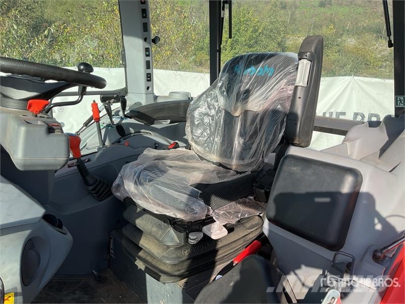Kubota M4062 4WD Utility Tractor Kompaktní traktory