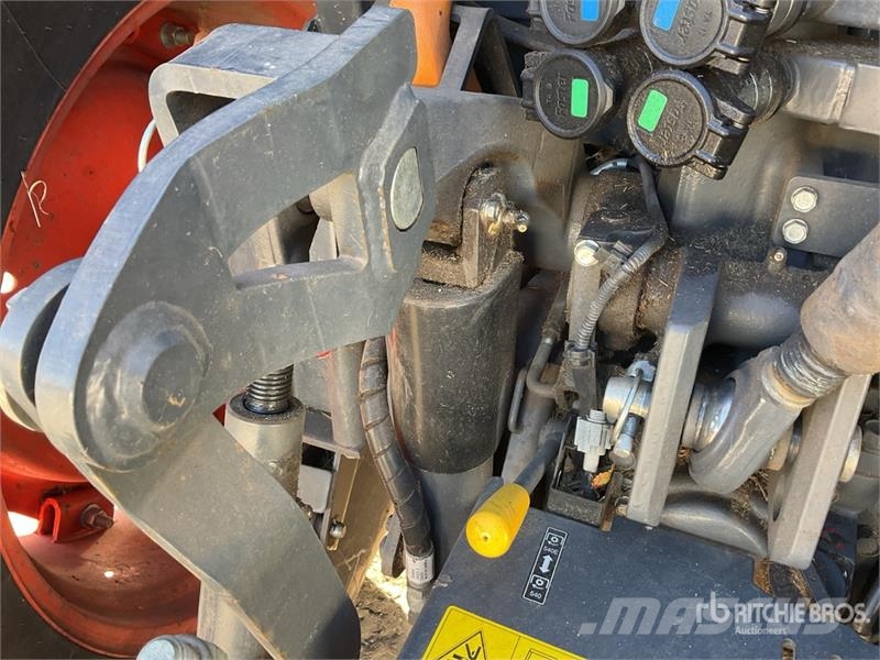 Kubota M4062 4WD Utility Tractor Kompaktní traktory