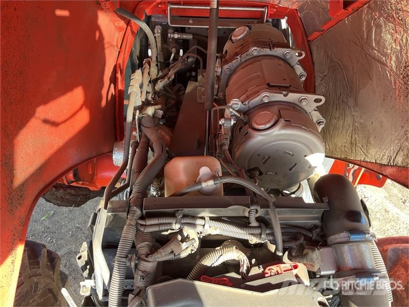 Kubota M4062 4WD Utility Tractor Kompaktní traktory