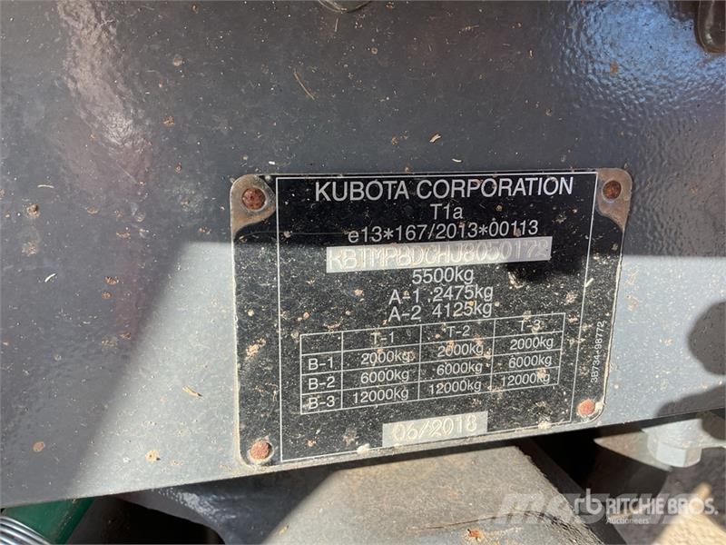 Kubota M4062 4WD Utility Tractor Mikrociągniki