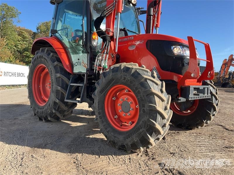 Kubota M4062 4WD Utility Tractor Kompaktní traktory