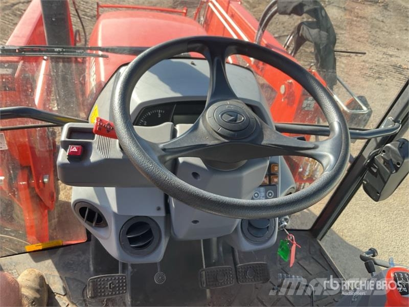 Kubota M4062 4WD Utility Tractor Kompaktní traktory