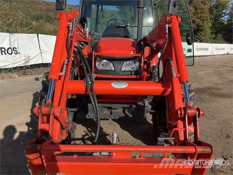 Kubota M4062 4WD Utility Tractor Kompaktní traktory