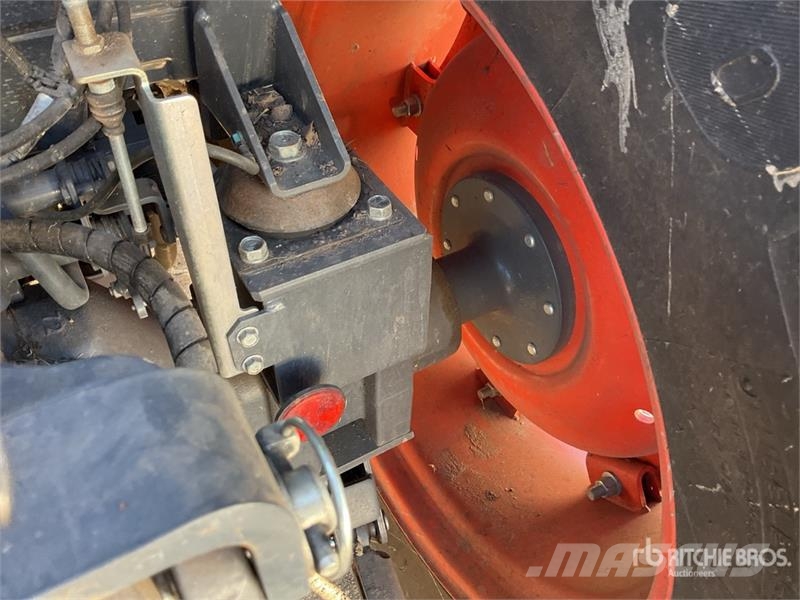Kubota M4062 4WD Utility Tractor Kompaktní traktory