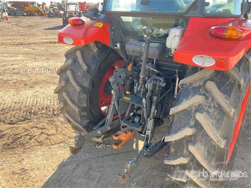 Kubota M4062 4WD Utility Tractor Kompaktní traktory