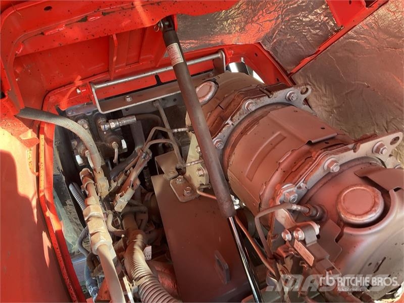 Kubota M4062 4WD Utility Tractor Mikrociągniki
