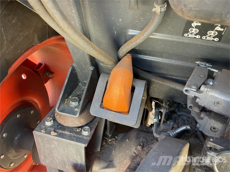 Kubota M4062 4WD Utility Tractor Mikrociągniki