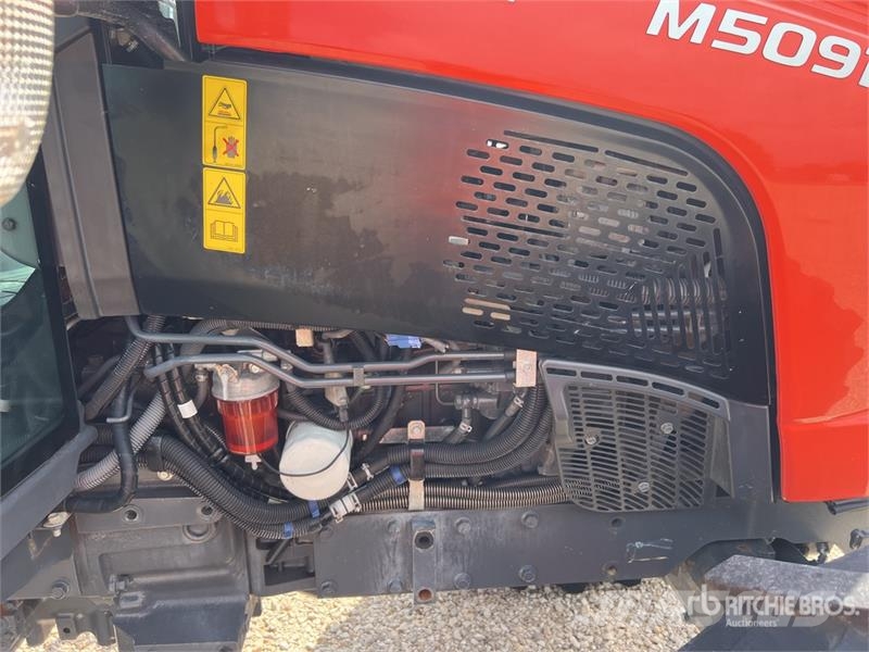 Kubota M5091 الجرارات