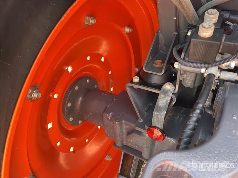 Kubota M5091 الجرارات
