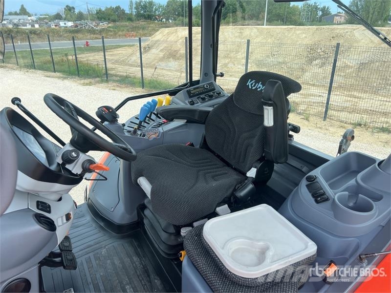 Kubota M7-153 4x4 Tracteur Agricole 4WD Tractor Traktorid