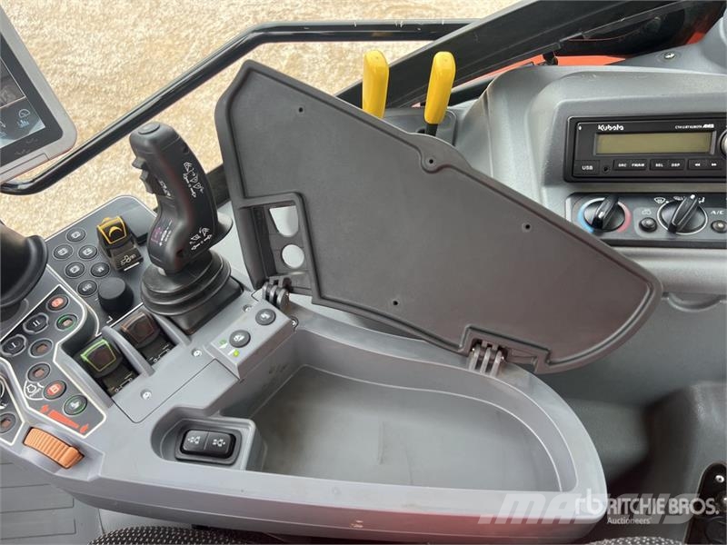 Kubota M7172 Premium 4x4 Tracteur Agricole 4WD Tractor Traktorid