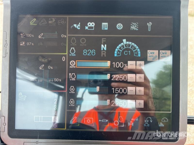 Kubota M7172 Premium 4x4 Tracteur Agricole 4WD Tractor Traktorid