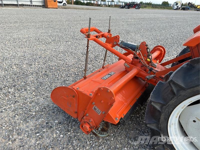 Kubota ZB1600 Utility Tractor Kompaktie traktori