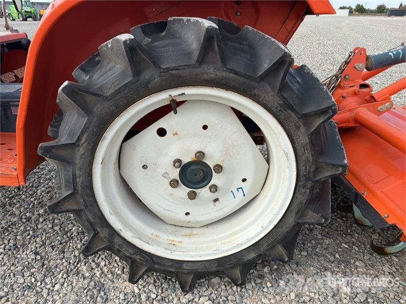 Kubota ZB1600 Utility Tractor Kompaktie traktori