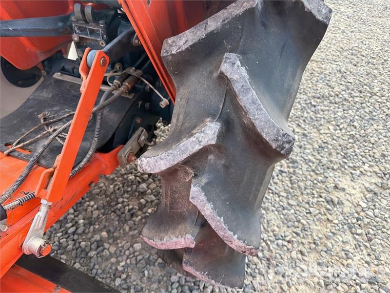 Kubota ZB1600 Utility Tractor Kompaktie traktori