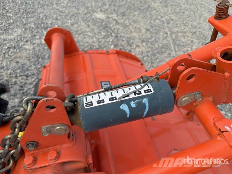 Kubota ZB1600 Utility Tractor Kompaktie traktori