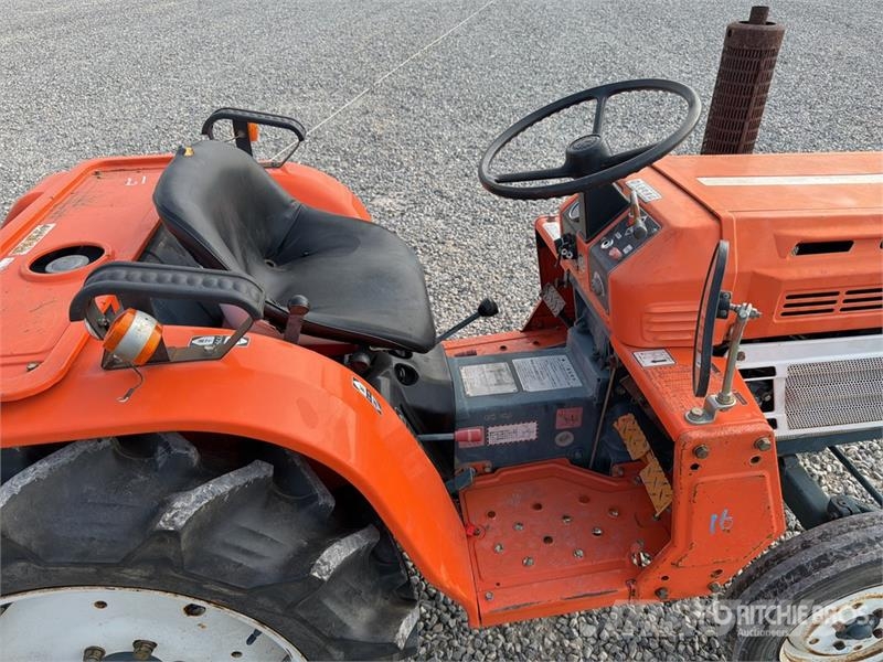 Kubota ZB1600 Utility Tractor Kompaktie traktori