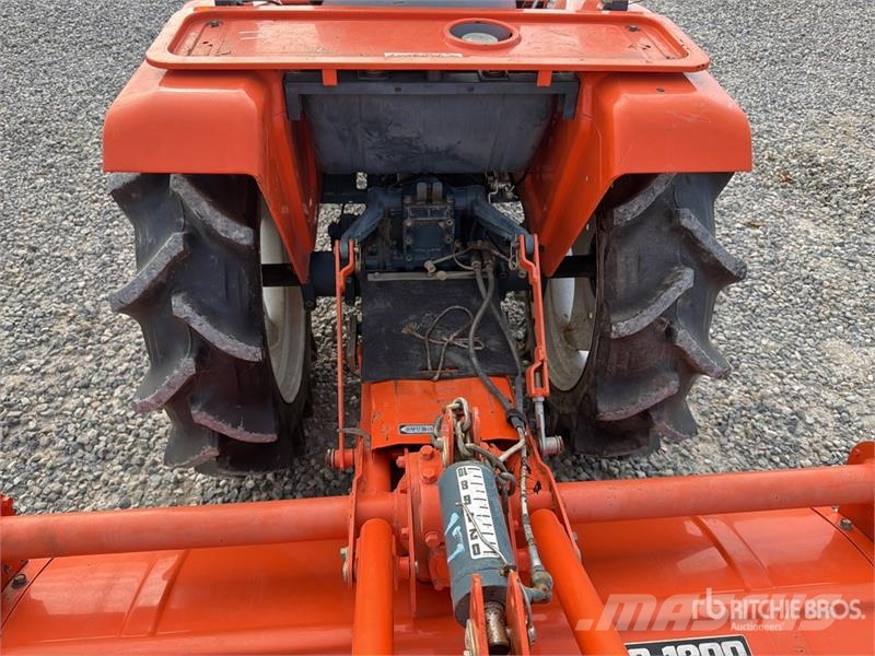 Kubota ZB1600 Utility Tractor Kompaktie traktori