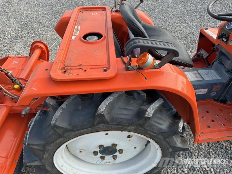 Kubota ZB1600 Utility Tractor Kompaktie traktori