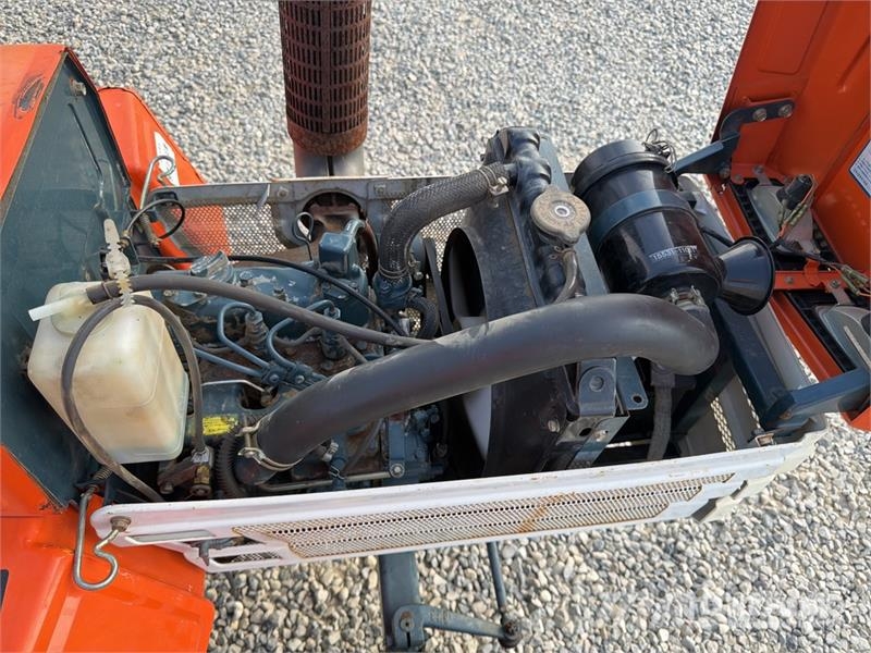 Kubota ZB1600 Utility Tractor Kompaktie traktori