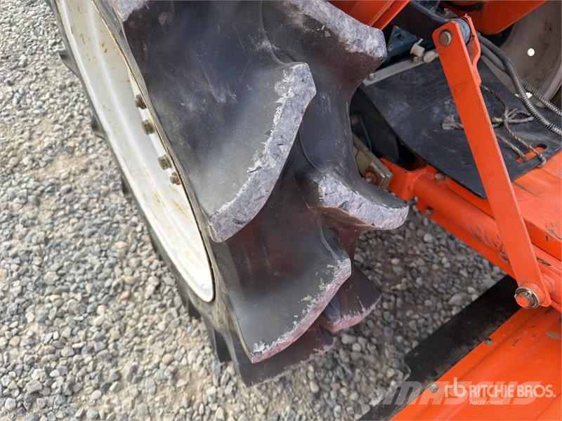 Kubota ZB1600 Utility Tractor Kompaktie traktori