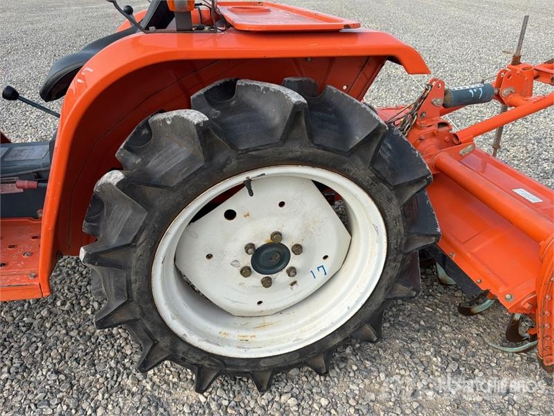 Kubota ZB1600 Utility Tractor Kompaktie traktori