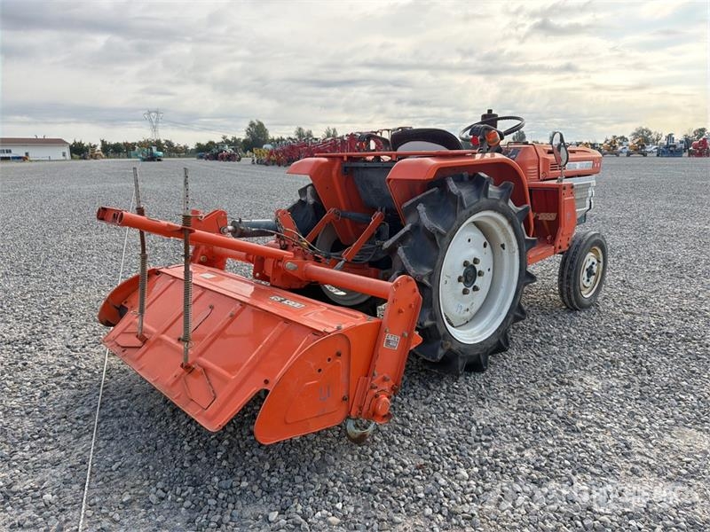 Kubota ZB1600 Utility Tractor Kompaktie traktori