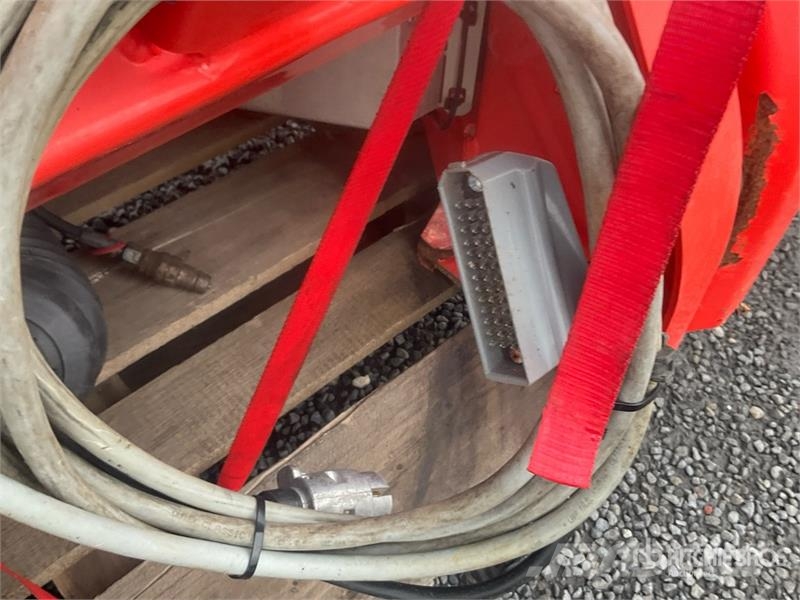 Kuhn Axis M40.2 EMC Fertilizer Spreader Flüssigdüngerstreuer