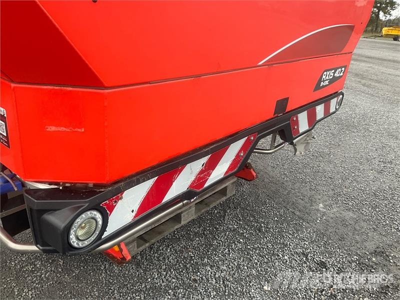 Kuhn Axis M40.2 EMC Fertilizer Spreader Flüssigdüngerstreuer