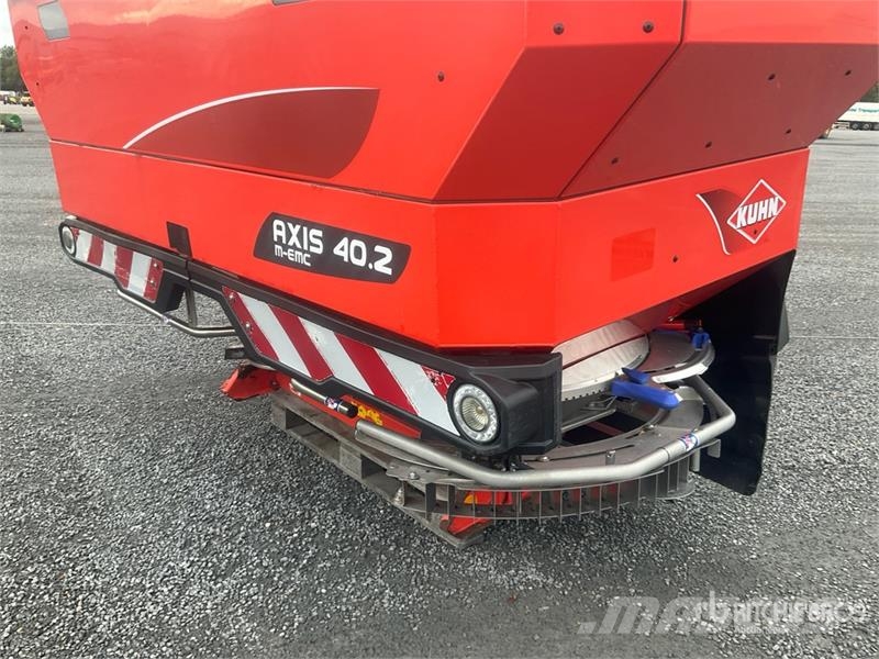 Kuhn Axis M40.2 EMC Fertilizer Spreader Flüssigdüngerstreuer