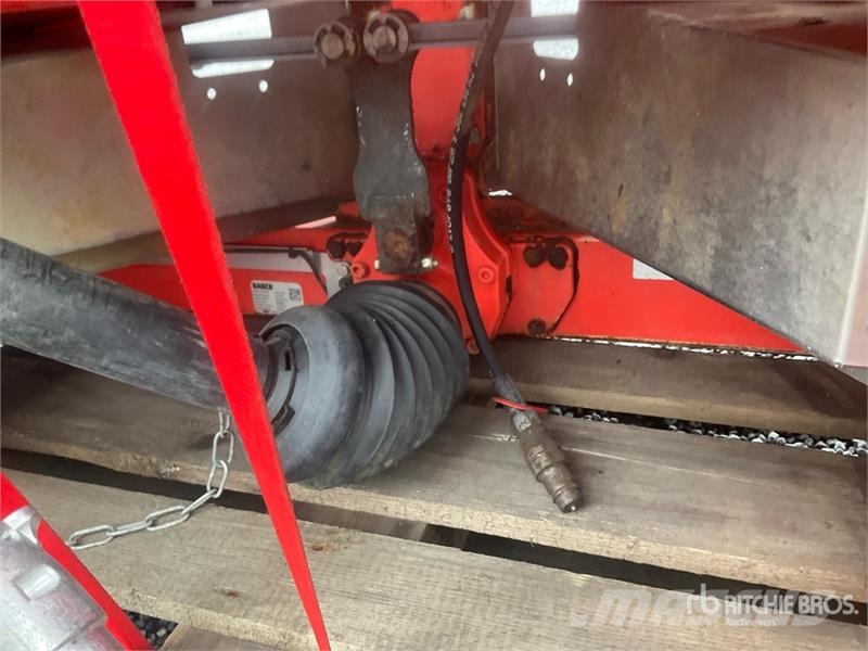 Kuhn Axis M40.2 EMC Fertilizer Spreader Flüssigdüngerstreuer