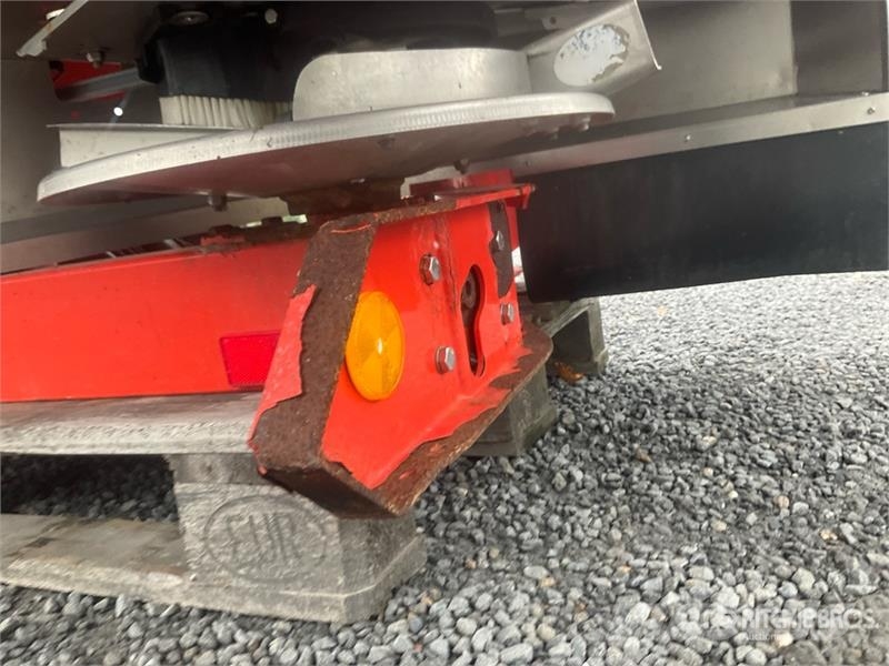 Kuhn Axis M40.2 EMC Fertilizer Spreader Flüssigdüngerstreuer