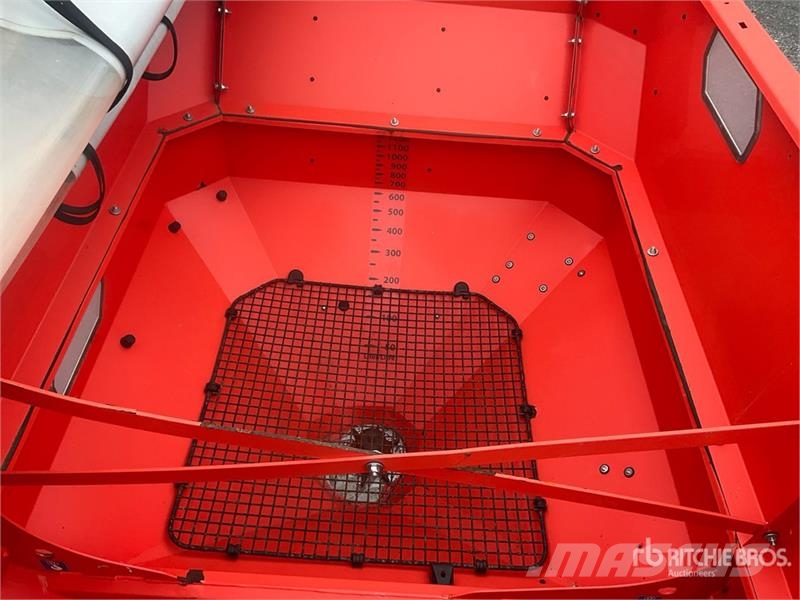 Kuhn Axis M40.2 EMC Fertilizer Spreader Flüssigdüngerstreuer