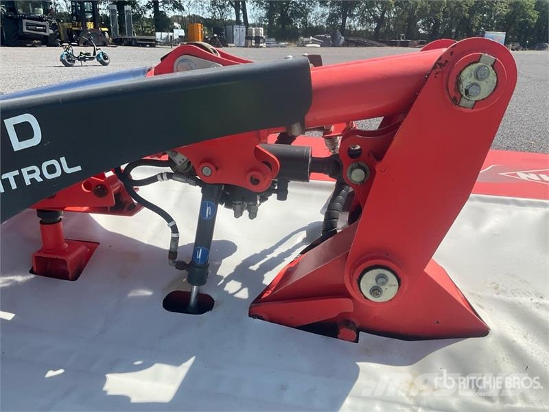 Kuhn FC 8830 D Disc Mower Niittokoneet