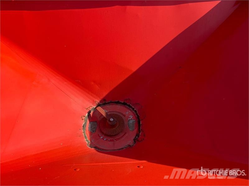 Kuhn MDS701 Fertilizer Spreader Applicatori di fertilizzante liquido